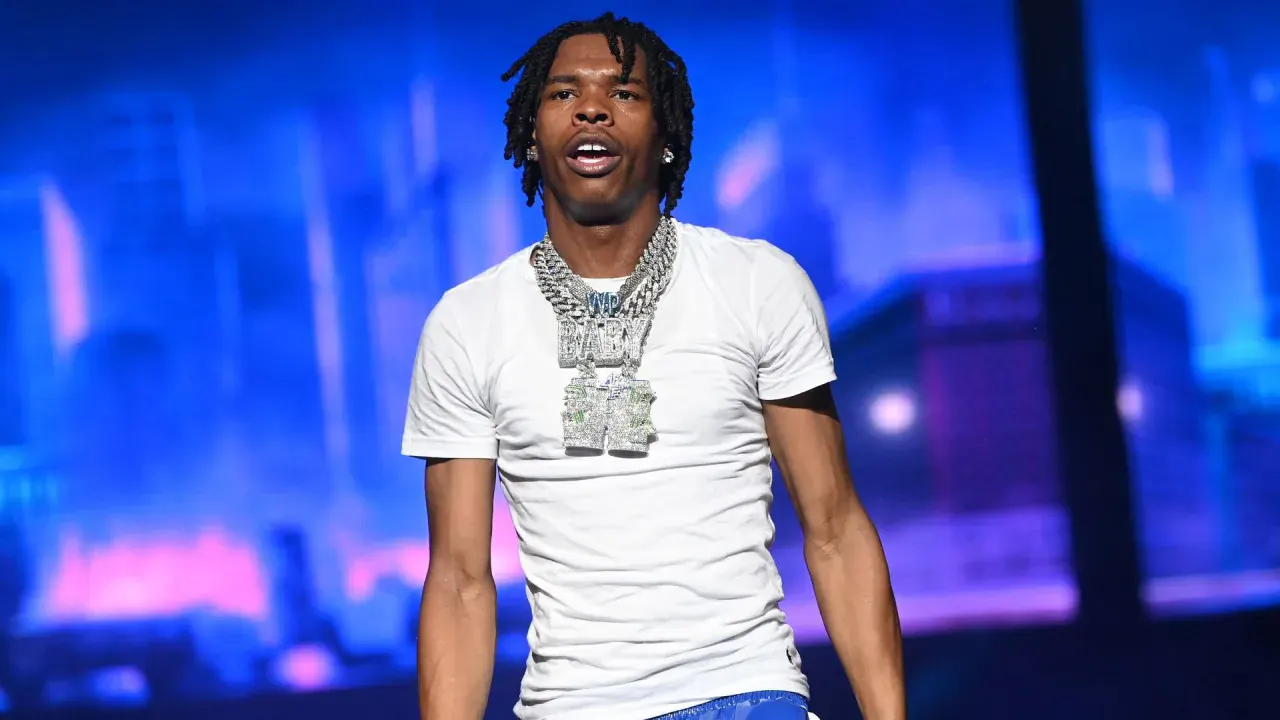 Lil Baby Performs
